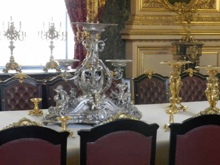 Détail de la table de la salle à manger.