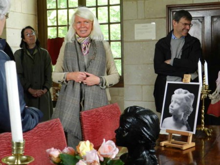 Madame Michaud nous a lu, pour terminer la visite, une lettre d'amour de Camille Claudel à Rodin, devant une oeuvre de Camille Claudel : "La petite châtelaine de l'Islette".