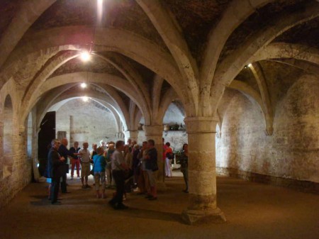 Désolé, ce n'est plus, comme au temps de Philippe Le Hardi, une cave avec de grands crus de Bourgogne !