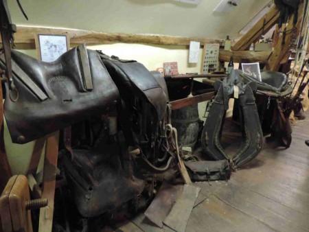 ...bourrelier, sellier...