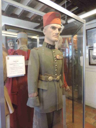 Capitaine du 7ème régiment de spahis algérien vers 1955.