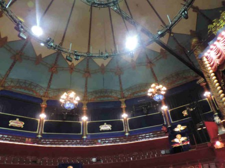 Salle d'une surface de 1300m² d'un diamètre de 40m et d'une hauteur hors tout de 27,50m.