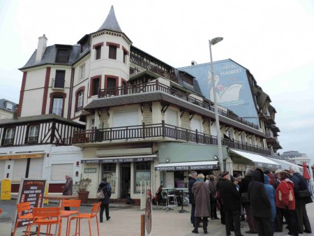 Entre 1865 et 1885 les villas sont construites dans un style différent  les uns des autres : c’est l’époque de l’éclectisme  architectural.