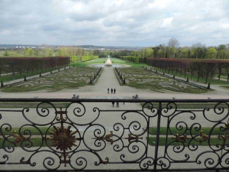 Parc et jardin vu depuis le salon de musique.