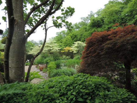 A quelques km de Balleroy, le jardin de Castillon, découvrons le par la grande allée.